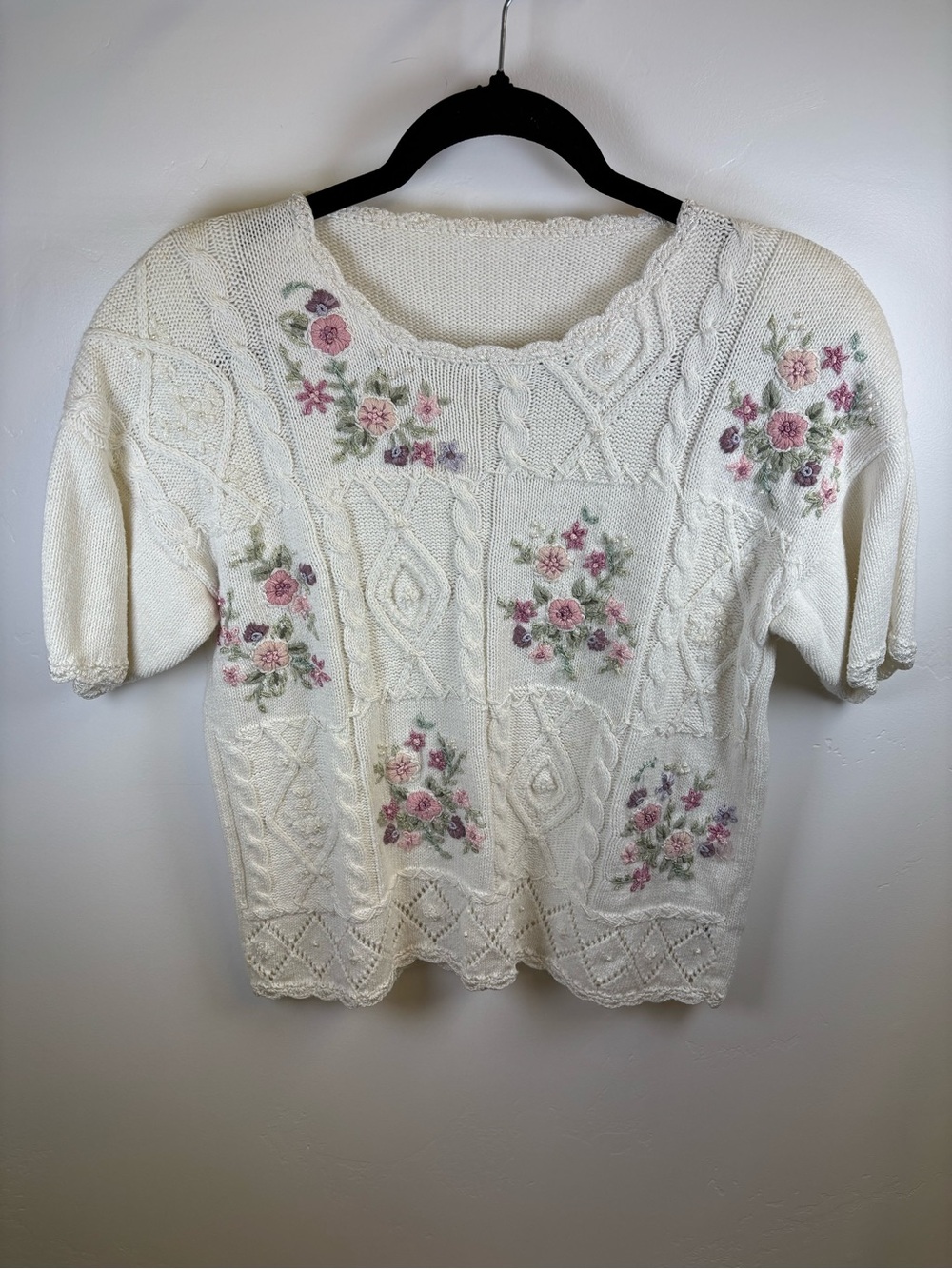 SALON STUDIO TOP KNIT & EMBROIDERED WOMEN MEDIUM
WHITE & MULTI FLORAL